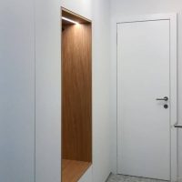 garderobe-braun-weiß